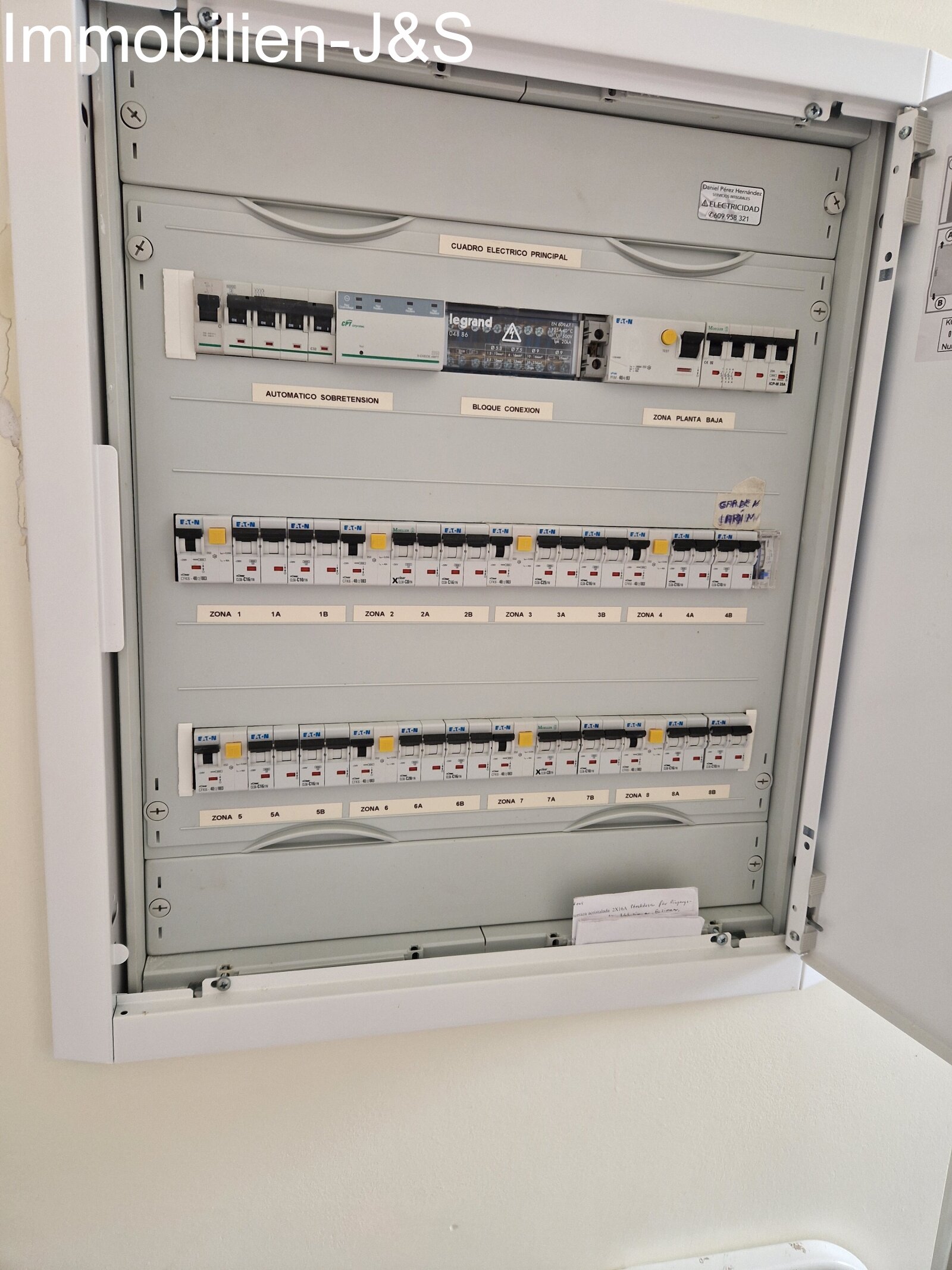 Beautiful detached villa with pool and breathtaking Atlantic views