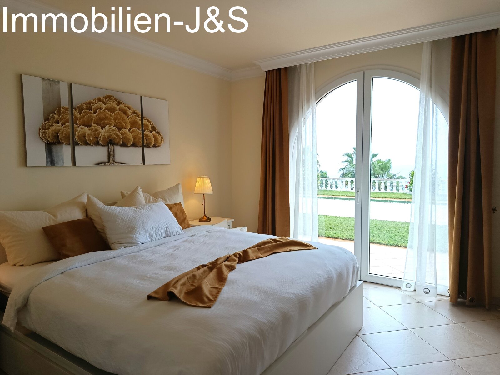 Beautiful detached villa with pool and breathtaking Atlantic views