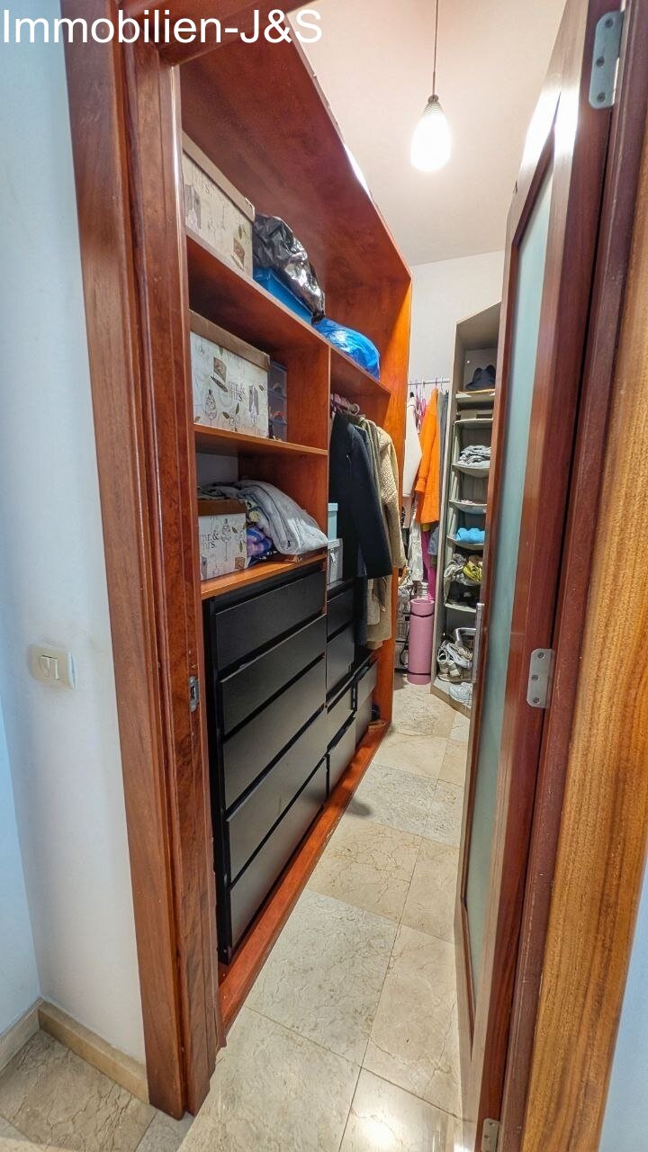 Stylish corner penthouse in the El Faro residential complex, Llano del Camello