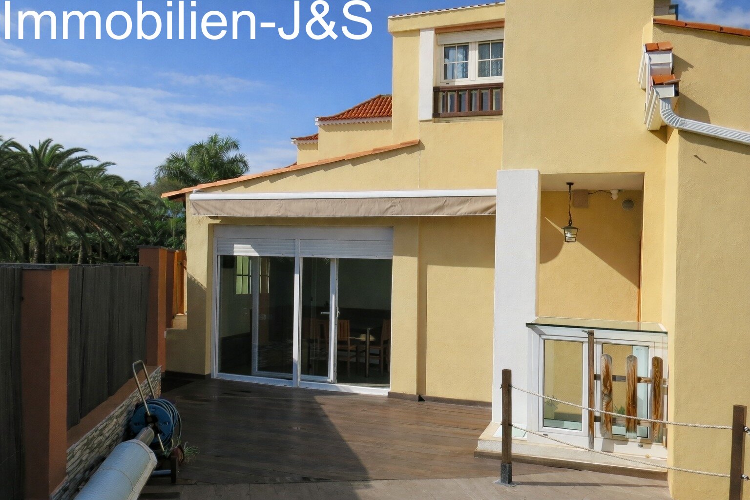 Fantastic corner townhouse with pool in Puerto de la Cruz