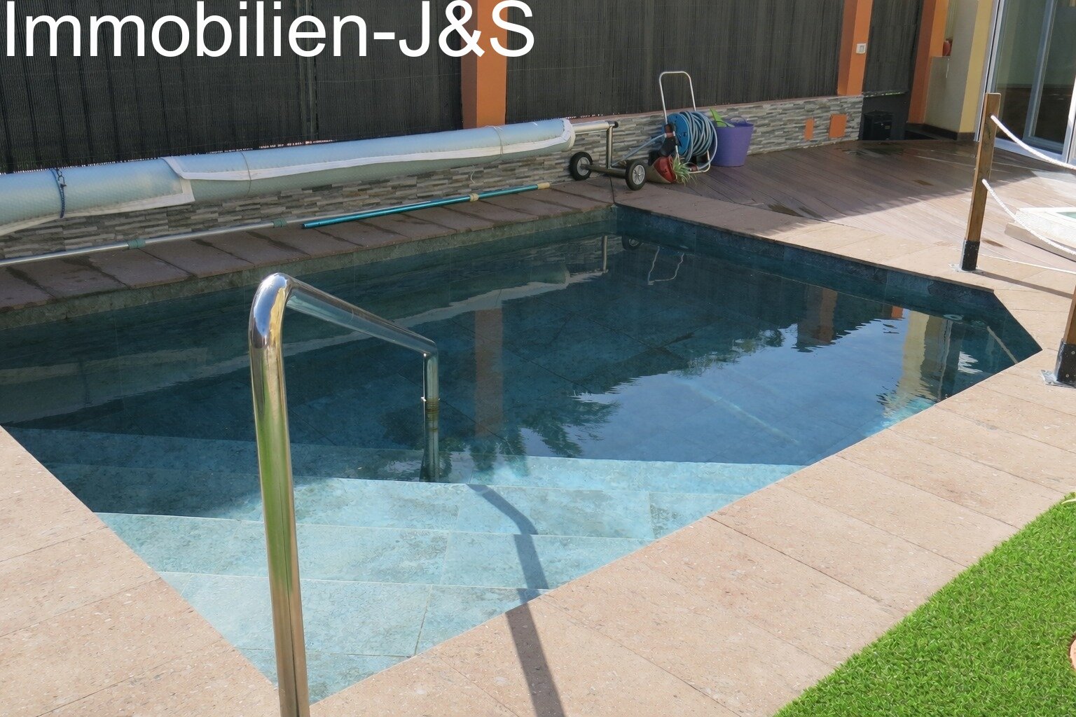 Fantastic corner townhouse with pool in Puerto de la Cruz