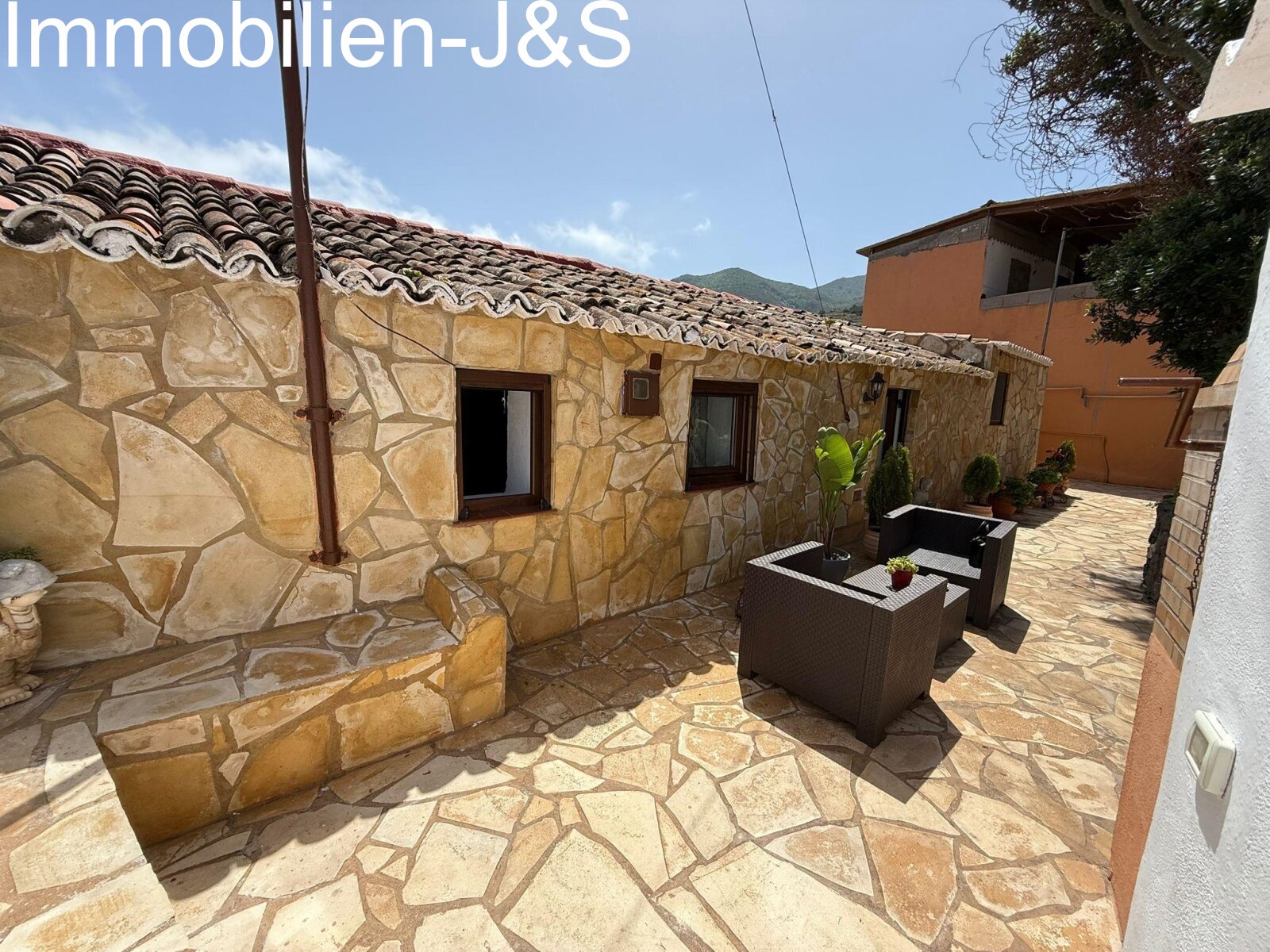 Profitable Retreat in the Teno Mountains