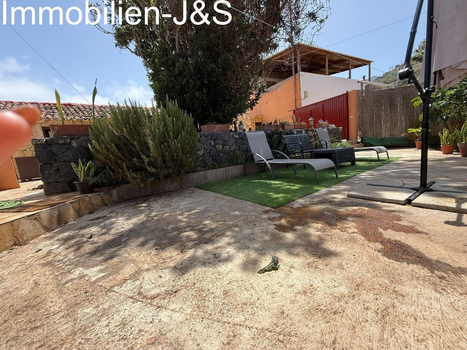 Profitable Retreat in the Teno Mountains