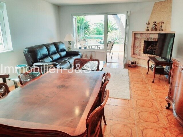 Single-Level Dream Home Detached Villa with Panoramic Views in Santa Úrsula