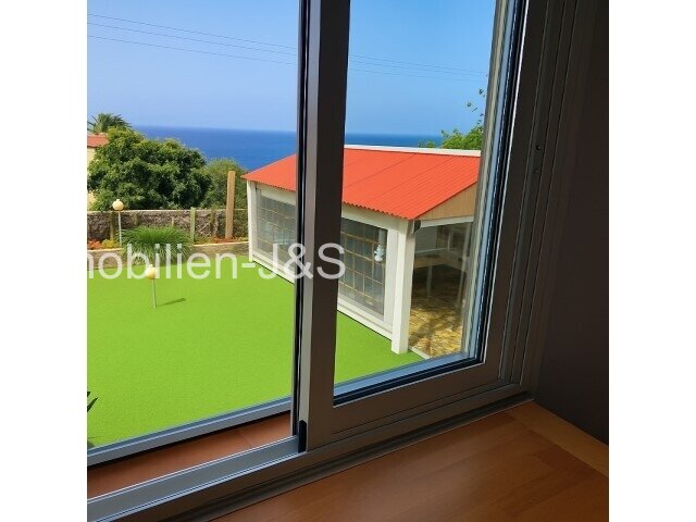 Single-Level Dream Home Detached Villa with Panoramic Views in Santa Úrsula