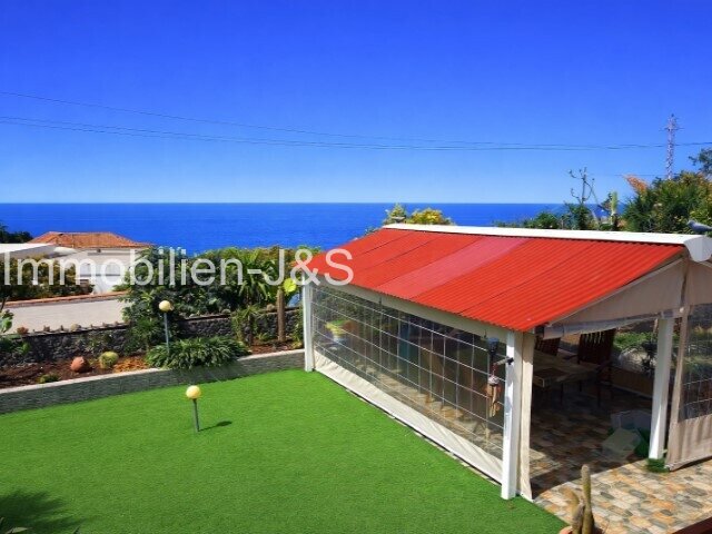 Single-Level Dream Home Detached Villa with Panoramic Views in Santa Úrsula