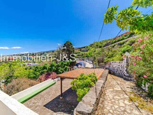 Stately Estate in Icod de los Vinos: Where History Meets the Horizon