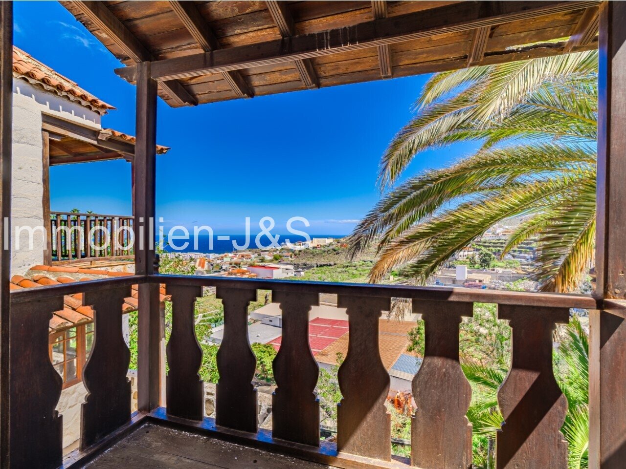 Stately Estate in Icod de los Vinos: Where History Meets the Horizon