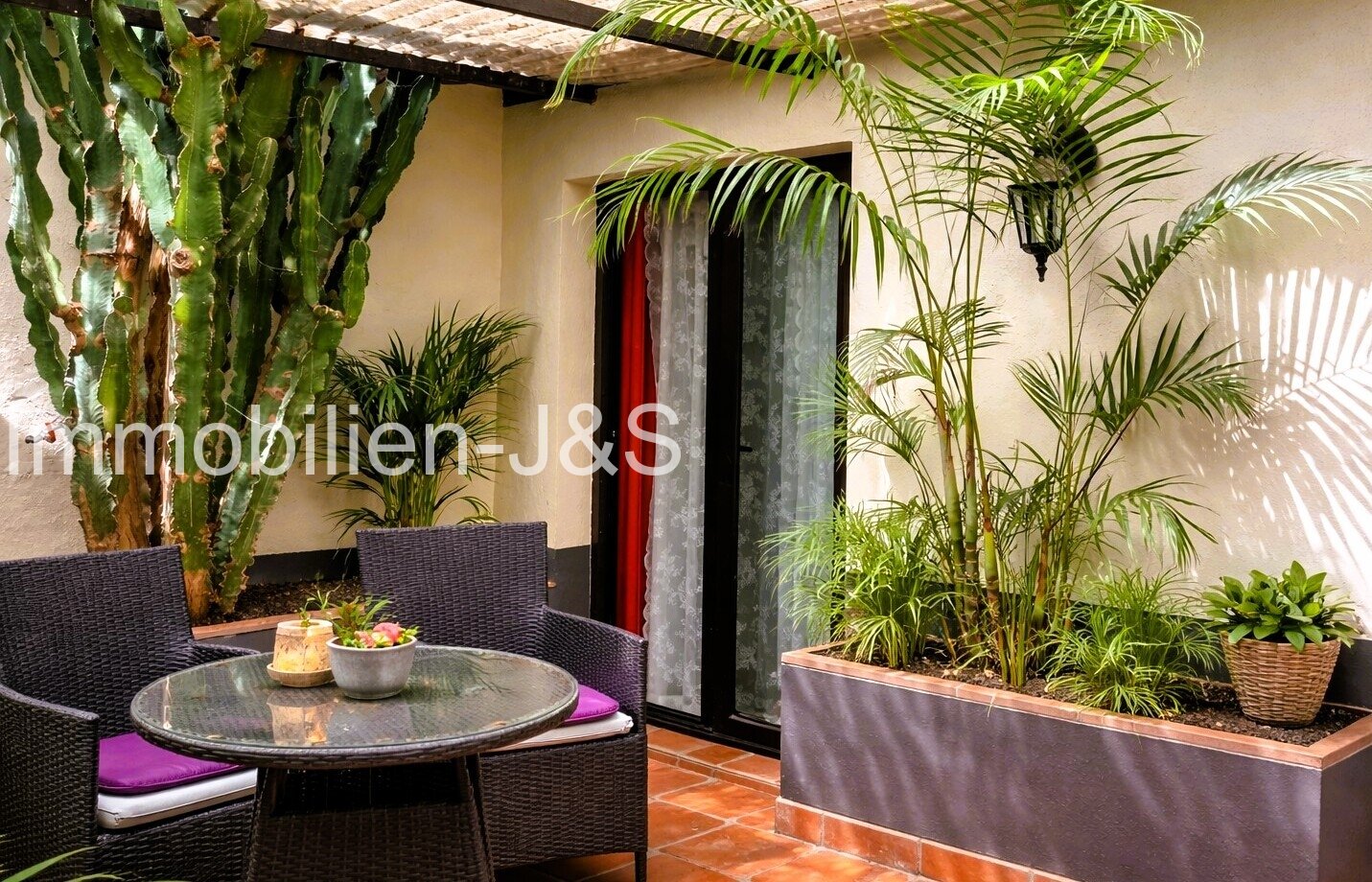 Exceptional Historic Boutique Aparthotel with Charm and High Yield