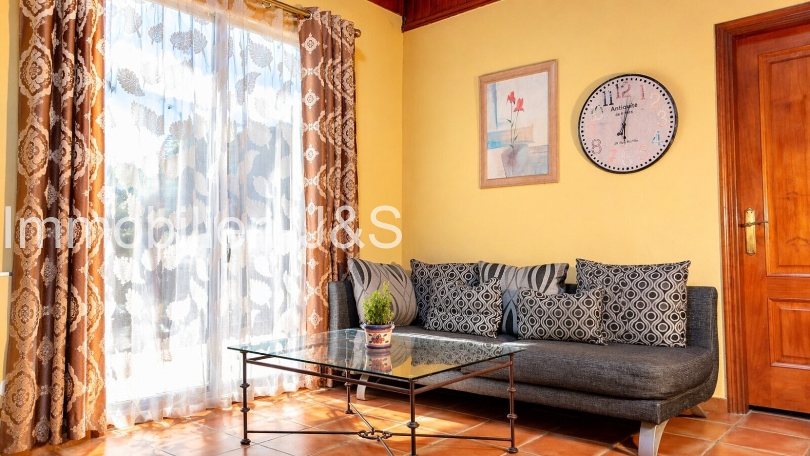 Exceptional Historic Boutique Aparthotel with Charm and High Yield