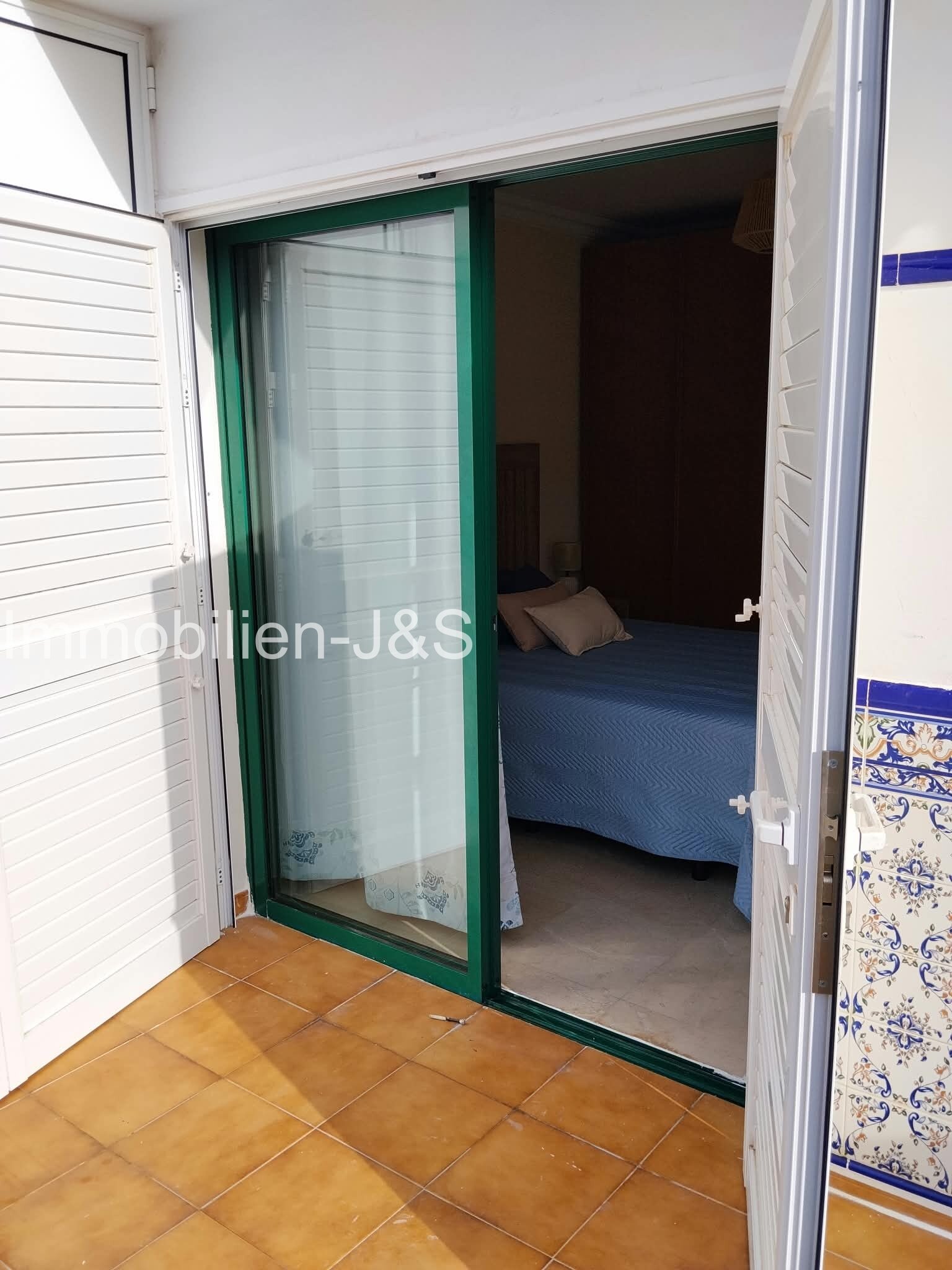 Freshly Renovated Garden Apartment in Exclusive La Paz Location for Rent