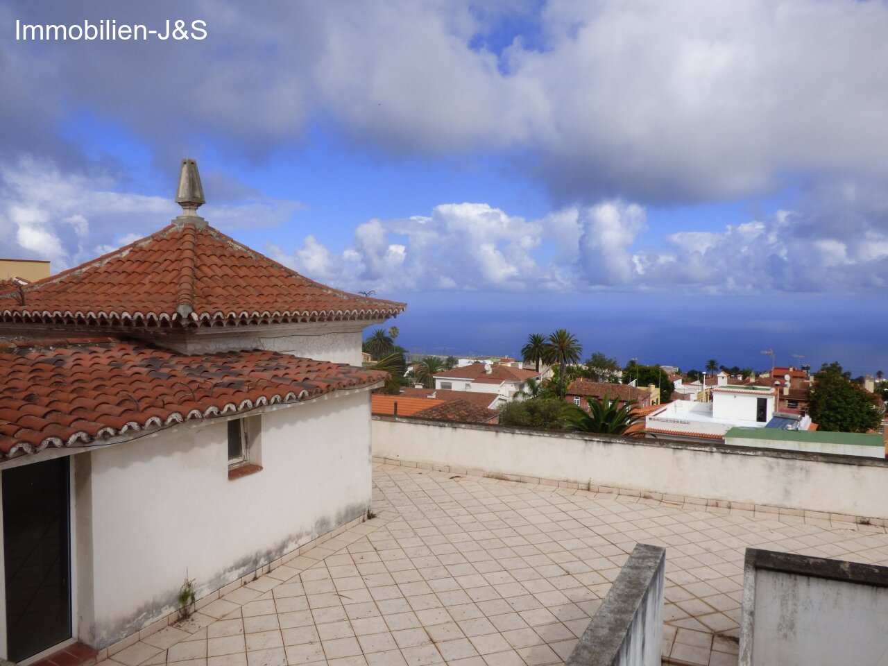 Roof terrace