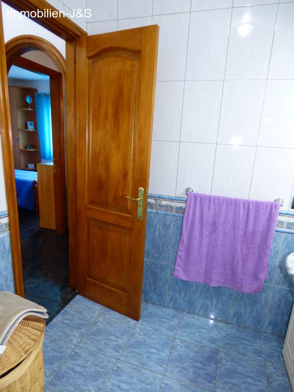 Bathroom upstairs with shower