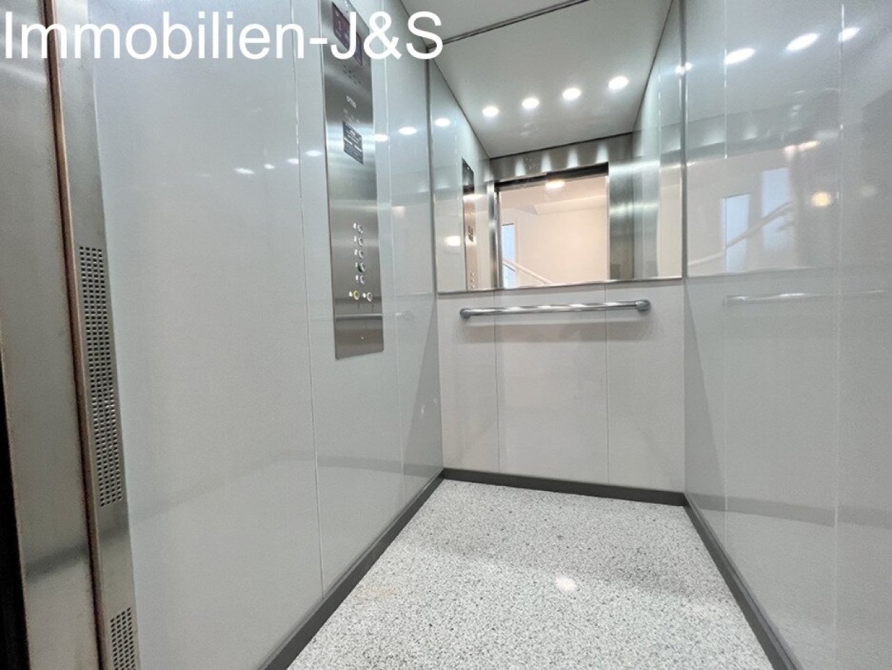 Elevator Elevator