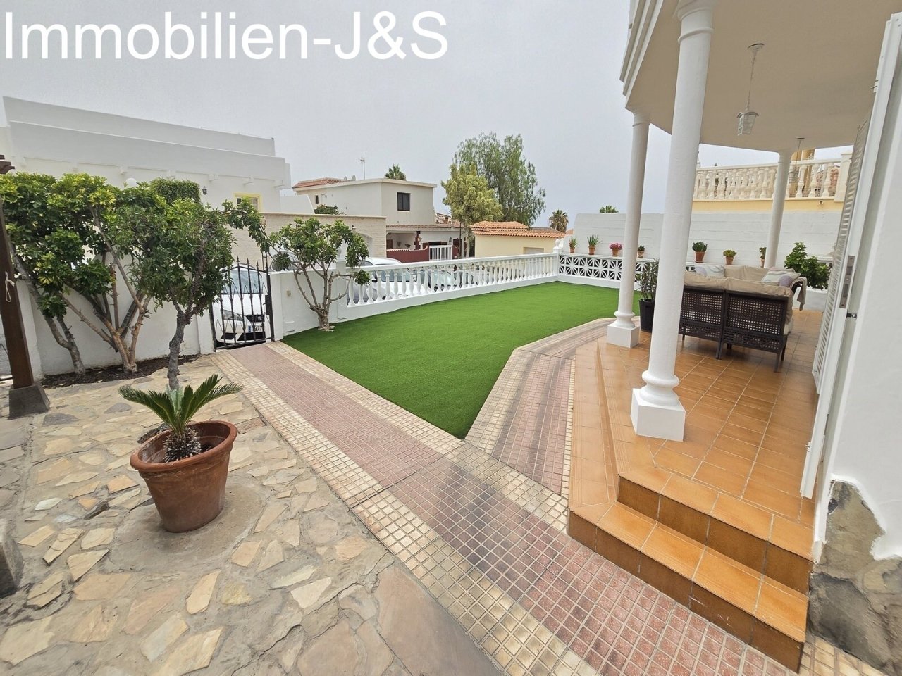 Outdoor area Outdoor area