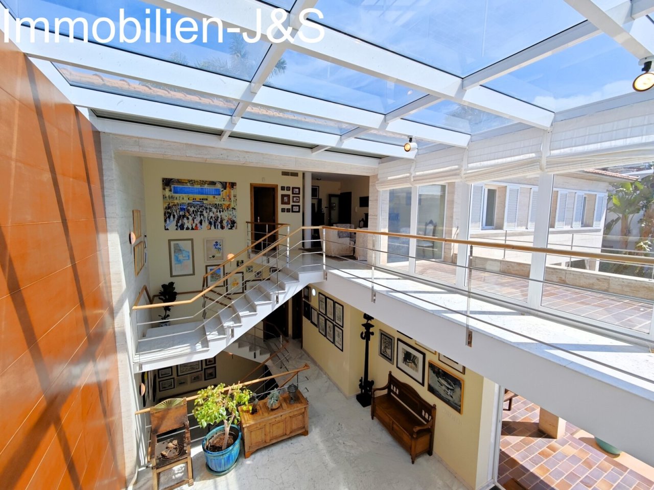 Lobby Lobby