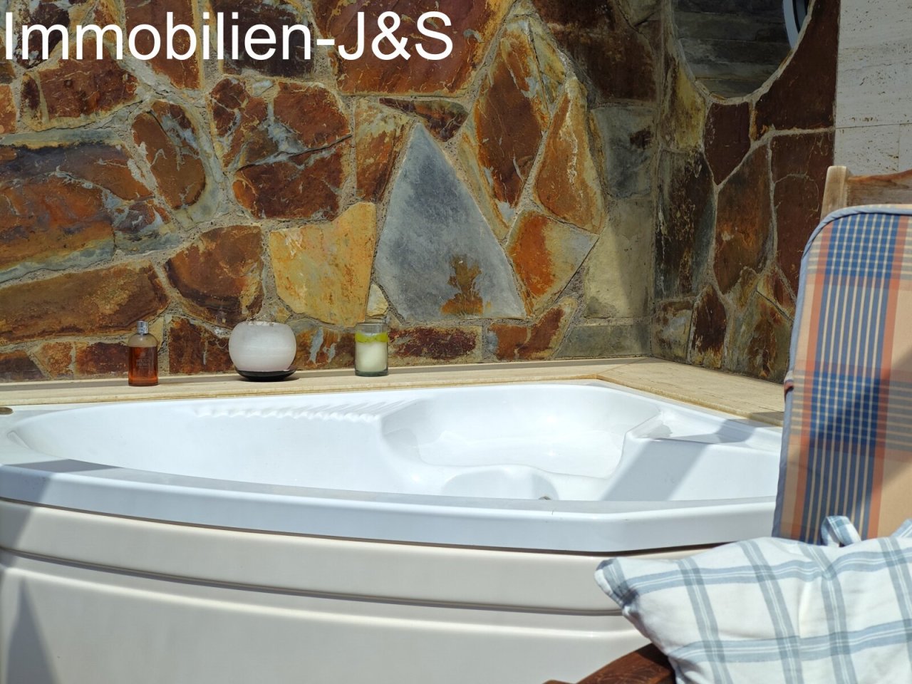 Whirlpool with sea view Whirlpool with sea view