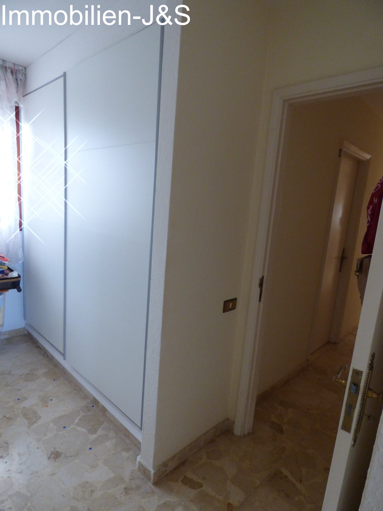 Fitted wardrobes Fitted wardrobes
