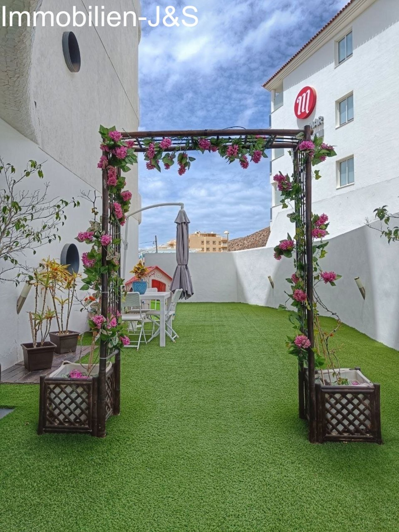 Terrace area Terrace area