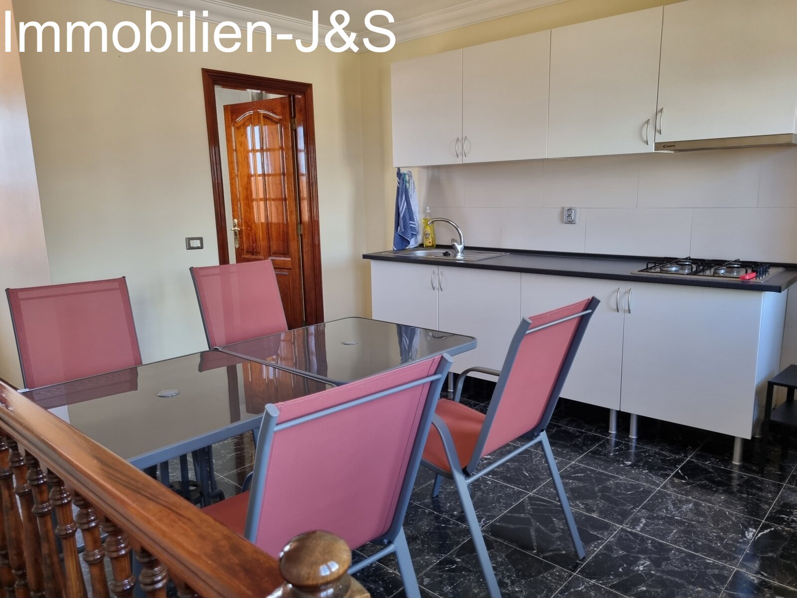 Kitchen on the upper floor