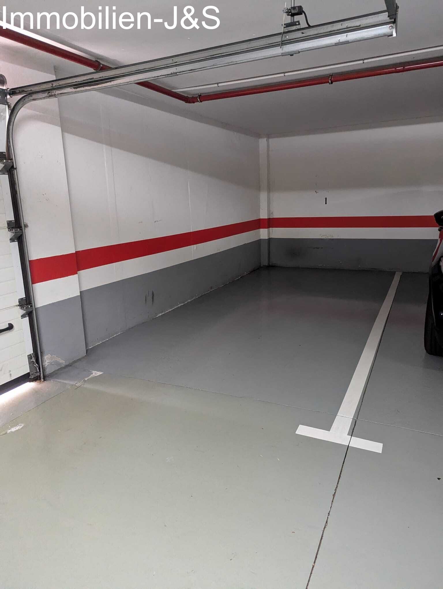 Garage space Garage space