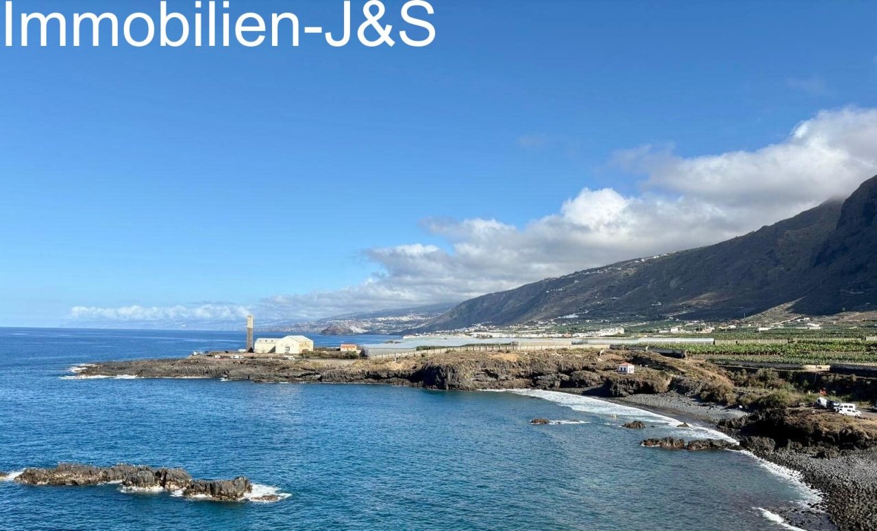 anoramic views of the picturesque bay and the pristine coastline – a front-row seat by the Atlantic.