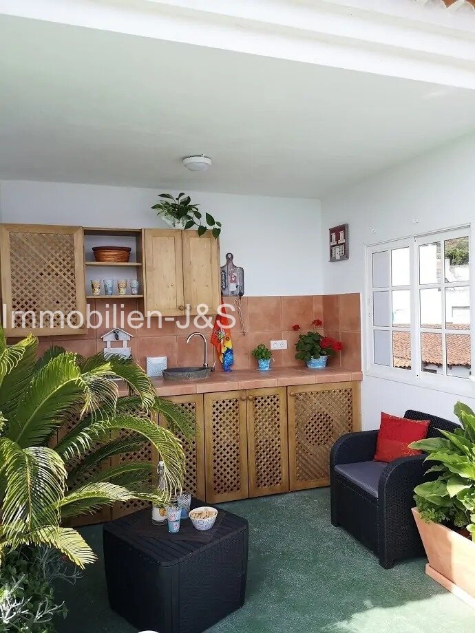 Outdoor kitchen on the rooftop terrace