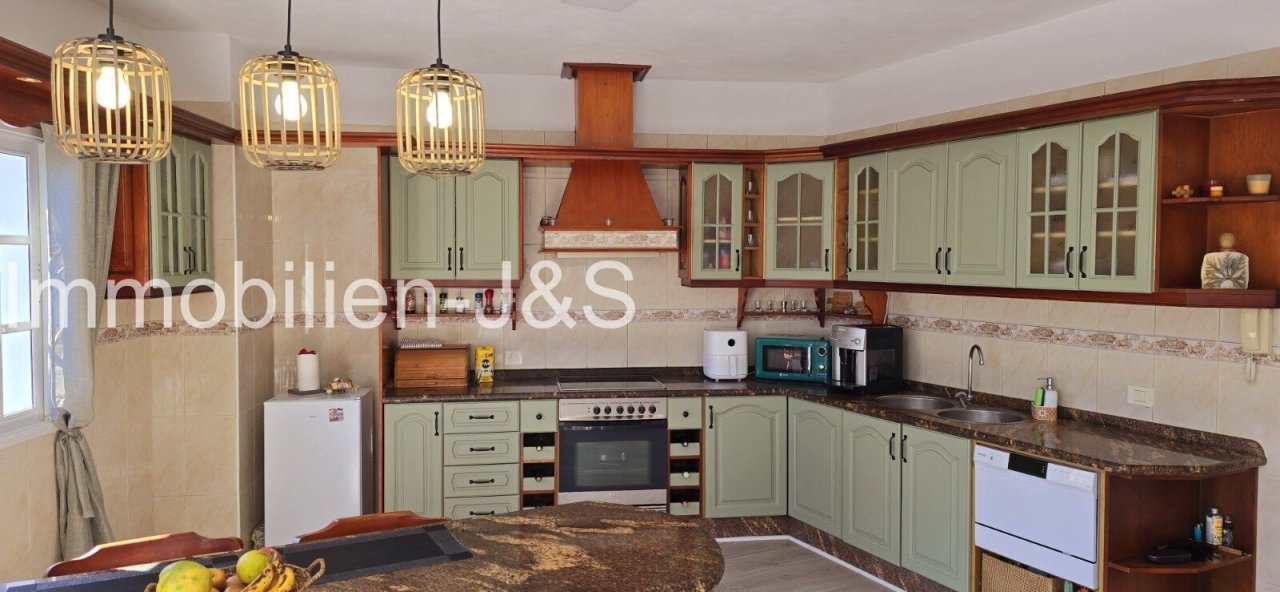 Kitchen area upper floor