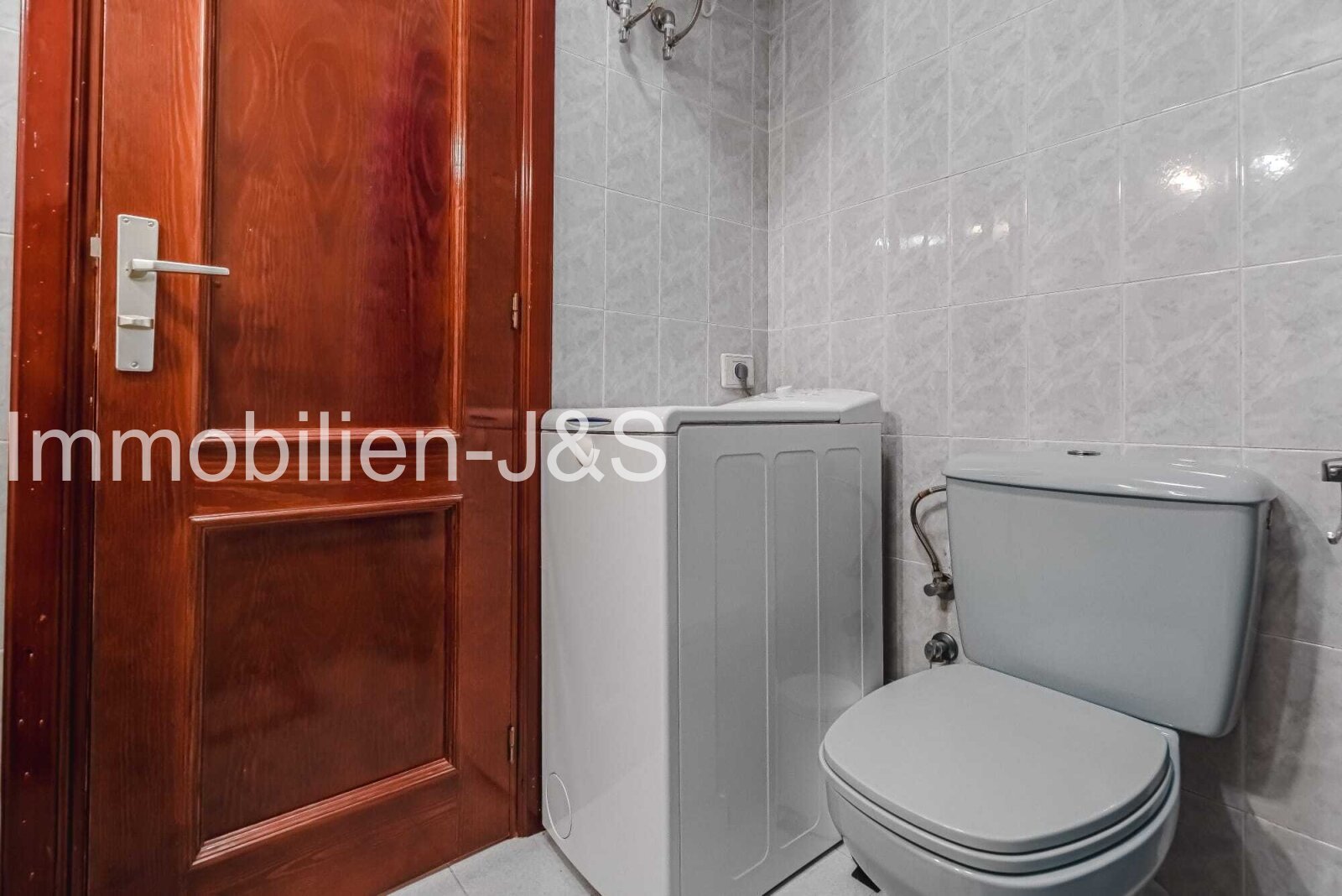 Bathroom Bathroom