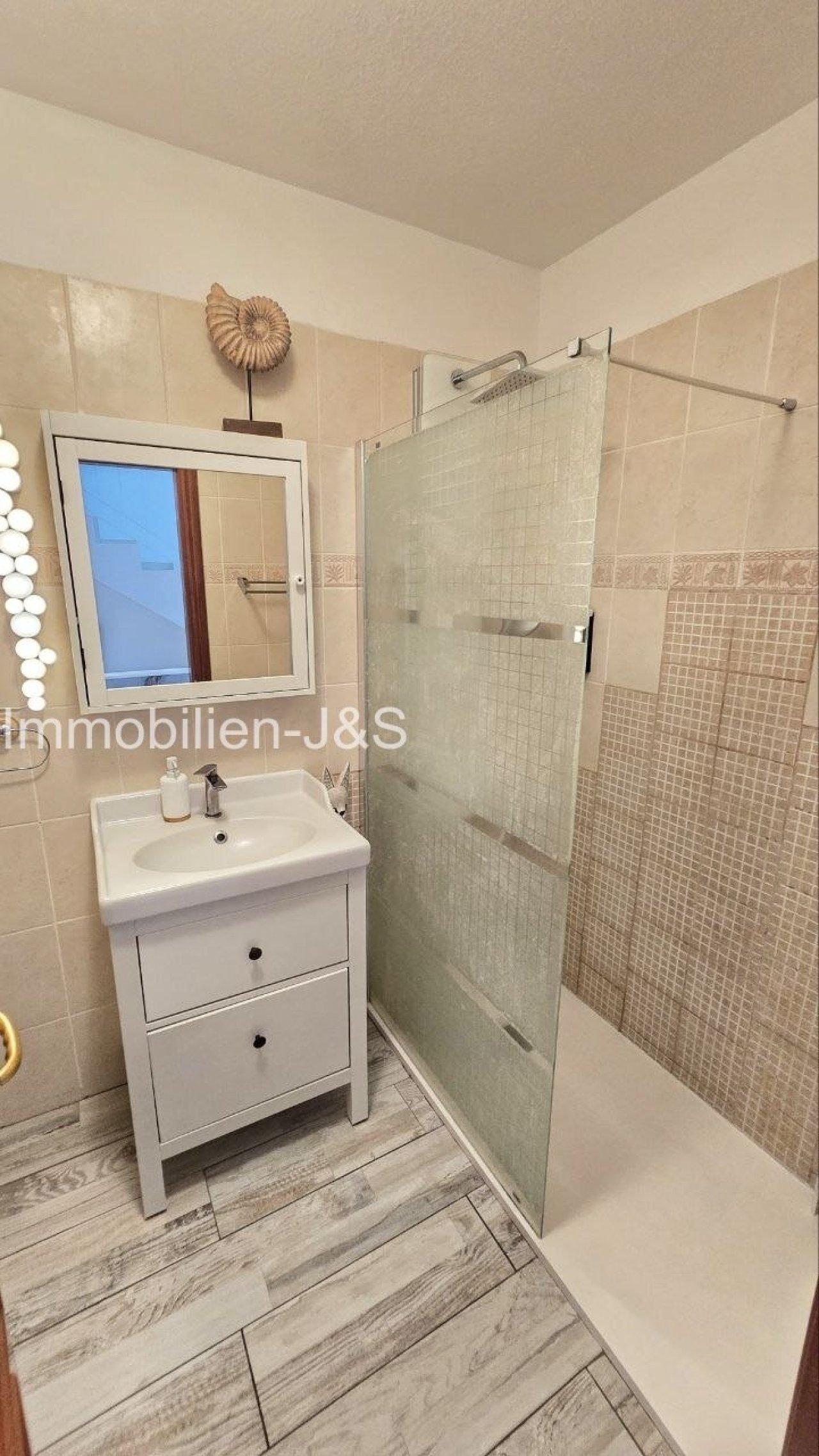 Bathroom Bathroom