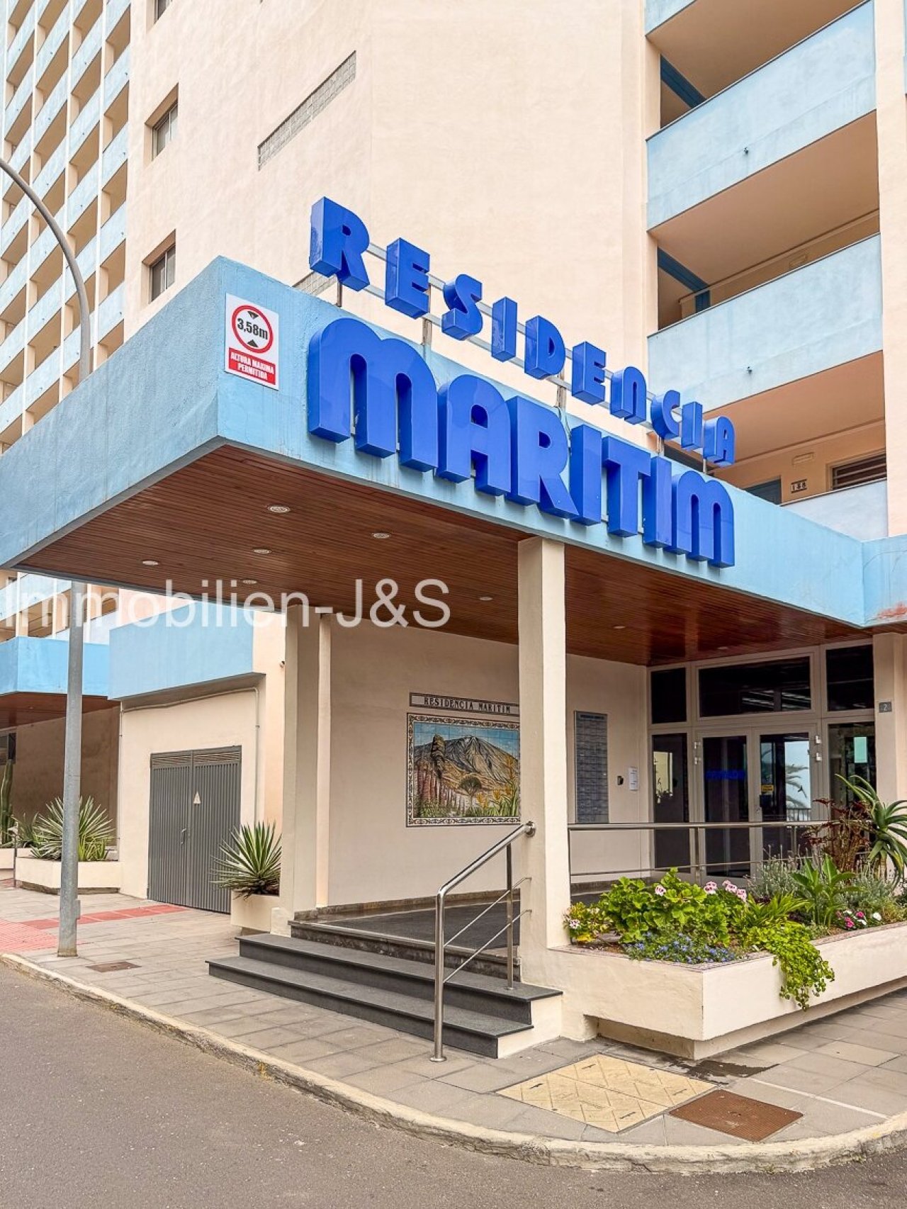 Building entrance
