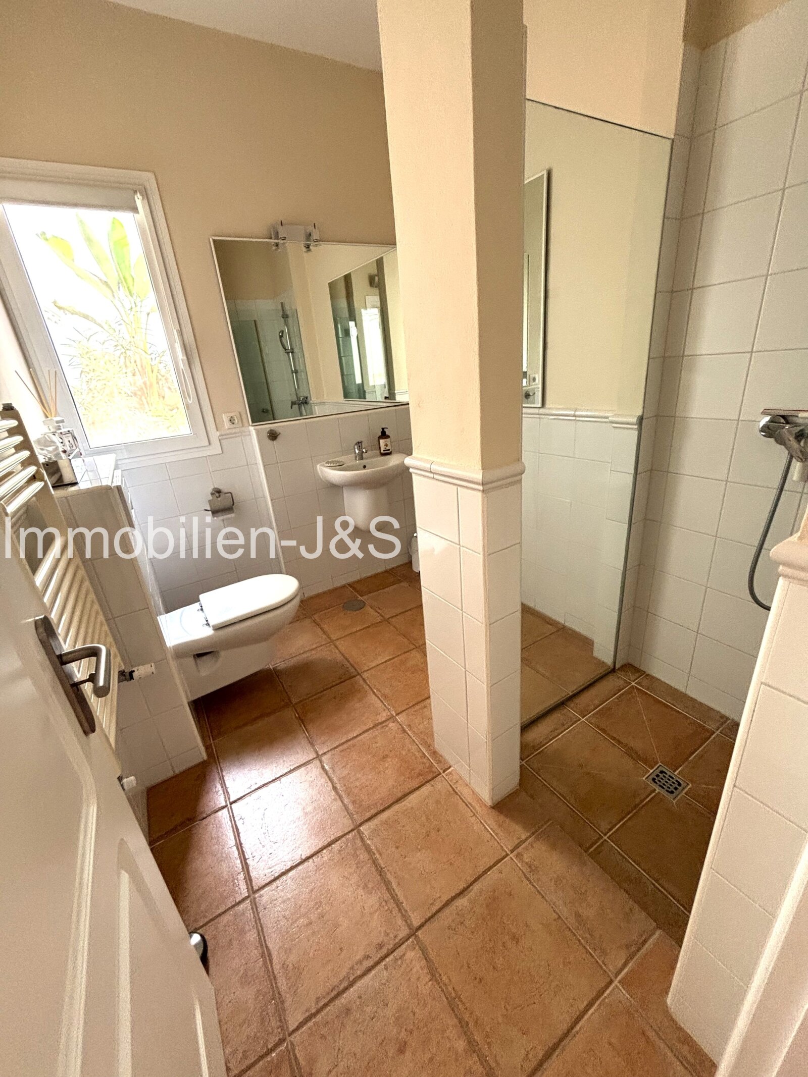 Bathroom Bathroom