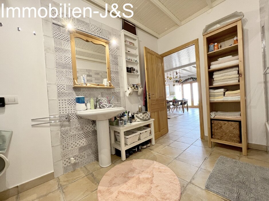 Acogedora casa con preciosas vistas al mar en una parcela de 7000 m².