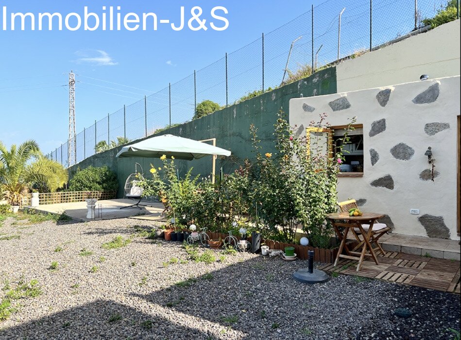 Acogedora casa con preciosas vistas al mar en una parcela de 7000 m².