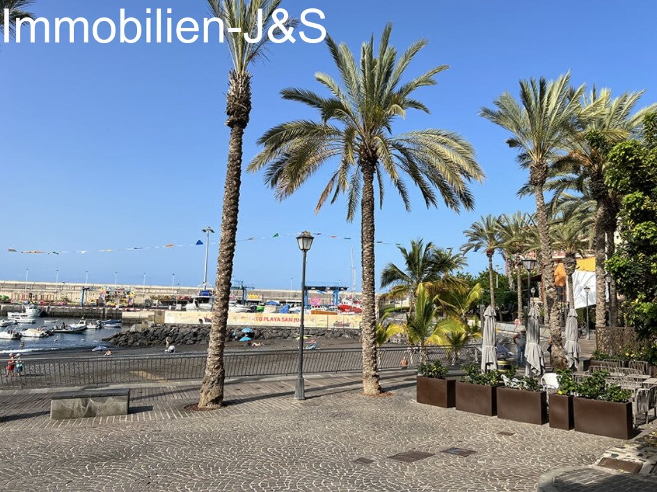 Ático de 2 dormitorios en Playa San Juan