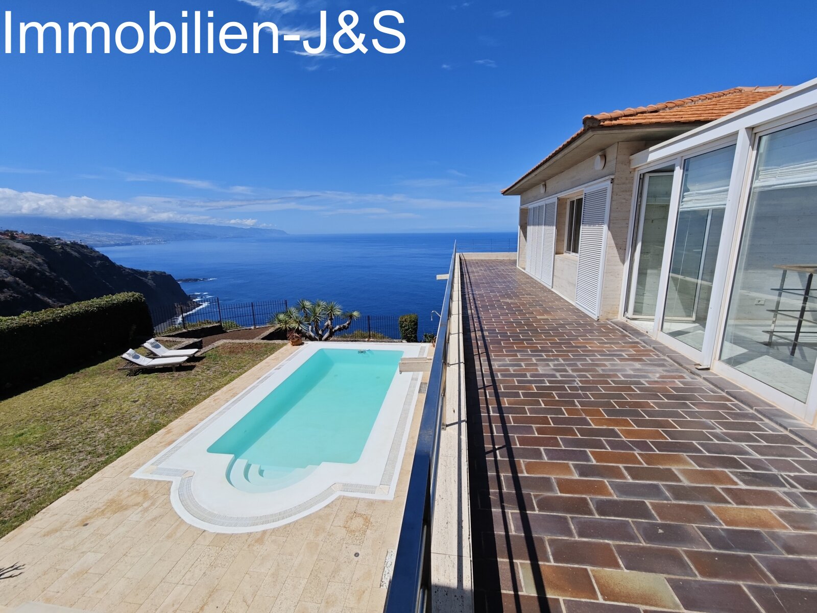 Espectacular villa en una ubicación privilegiada en el soleado «Jardín del Sol».