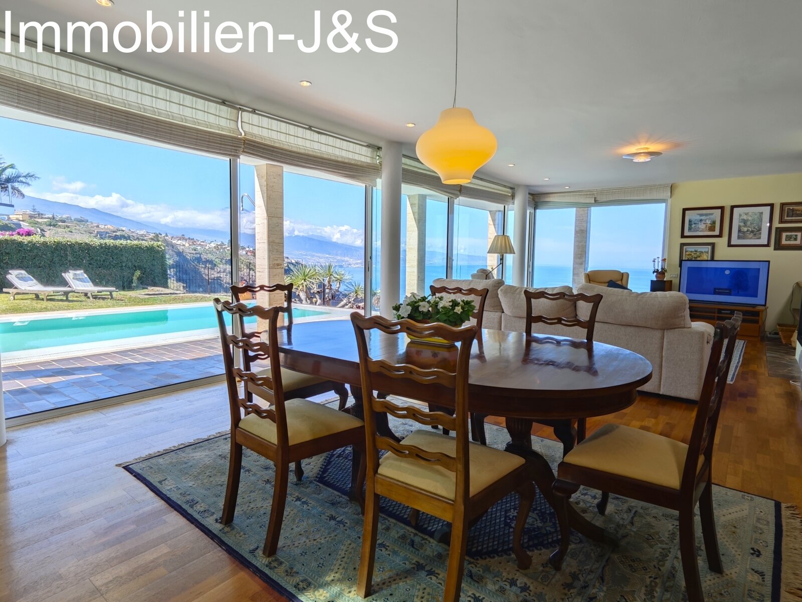 Espectacular villa en una ubicación privilegiada en el soleado «Jardín del Sol».
