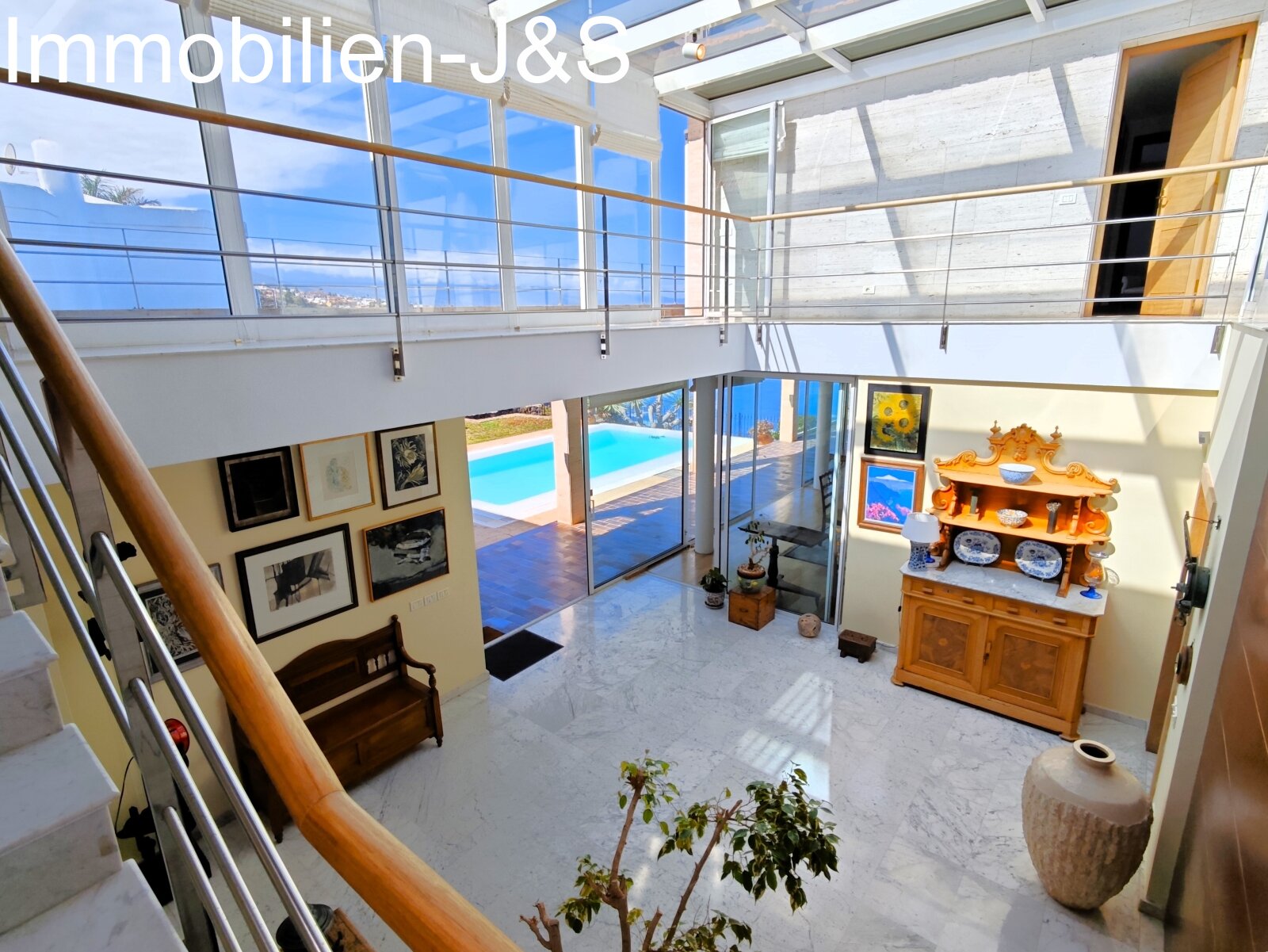 Espectacular villa en una ubicación privilegiada en el soleado «Jardín del Sol».