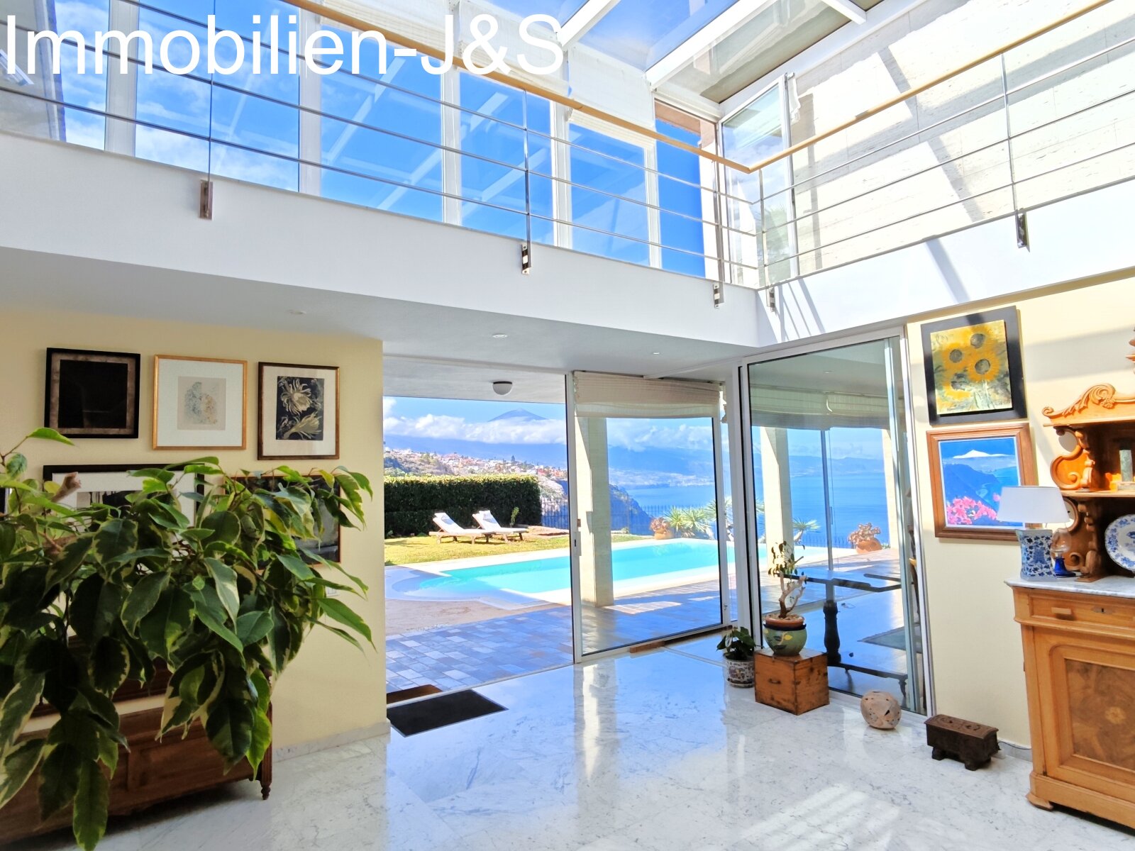 Espectacular villa en una ubicación privilegiada en el soleado «Jardín del Sol».