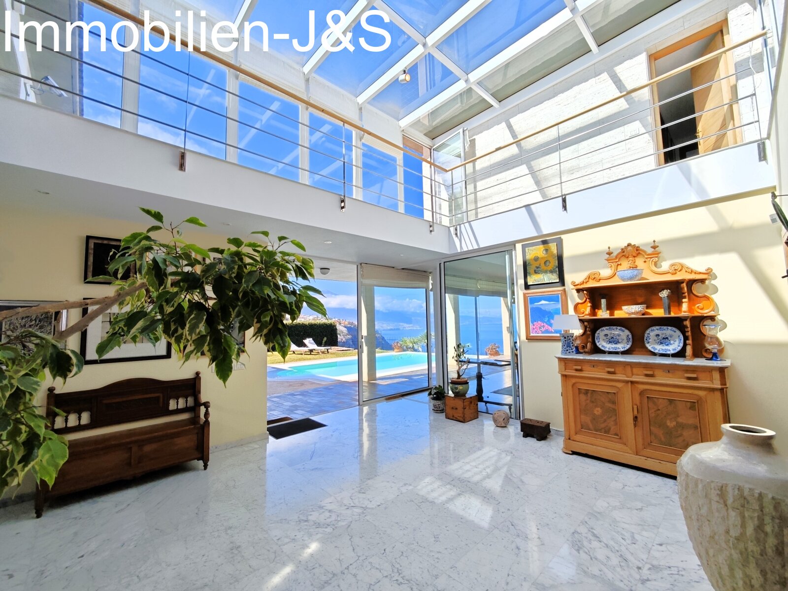 Espectacular villa en una ubicación privilegiada en el soleado «Jardín del Sol».