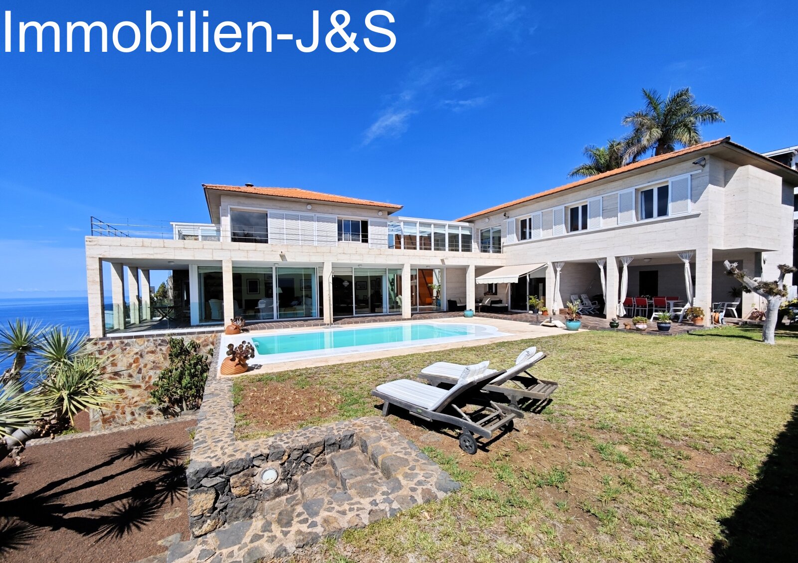 Espectacular villa en una ubicación privilegiada en el soleado «Jardín del Sol».