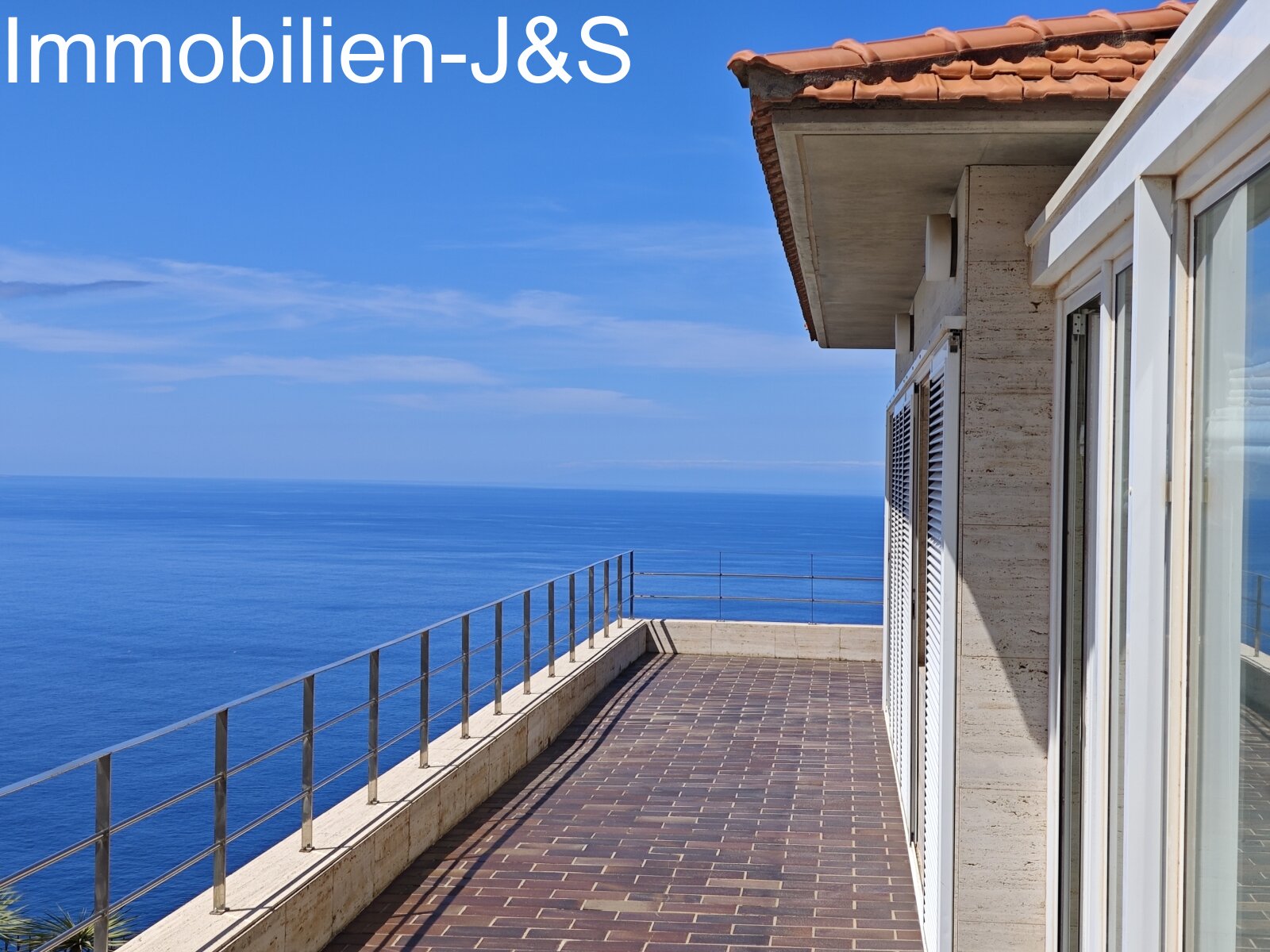 Espectacular villa en una ubicación privilegiada en el soleado «Jardín del Sol».