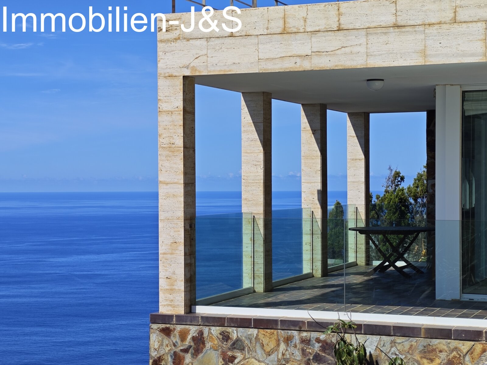 Espectacular villa en una ubicación privilegiada en el soleado «Jardín del Sol».