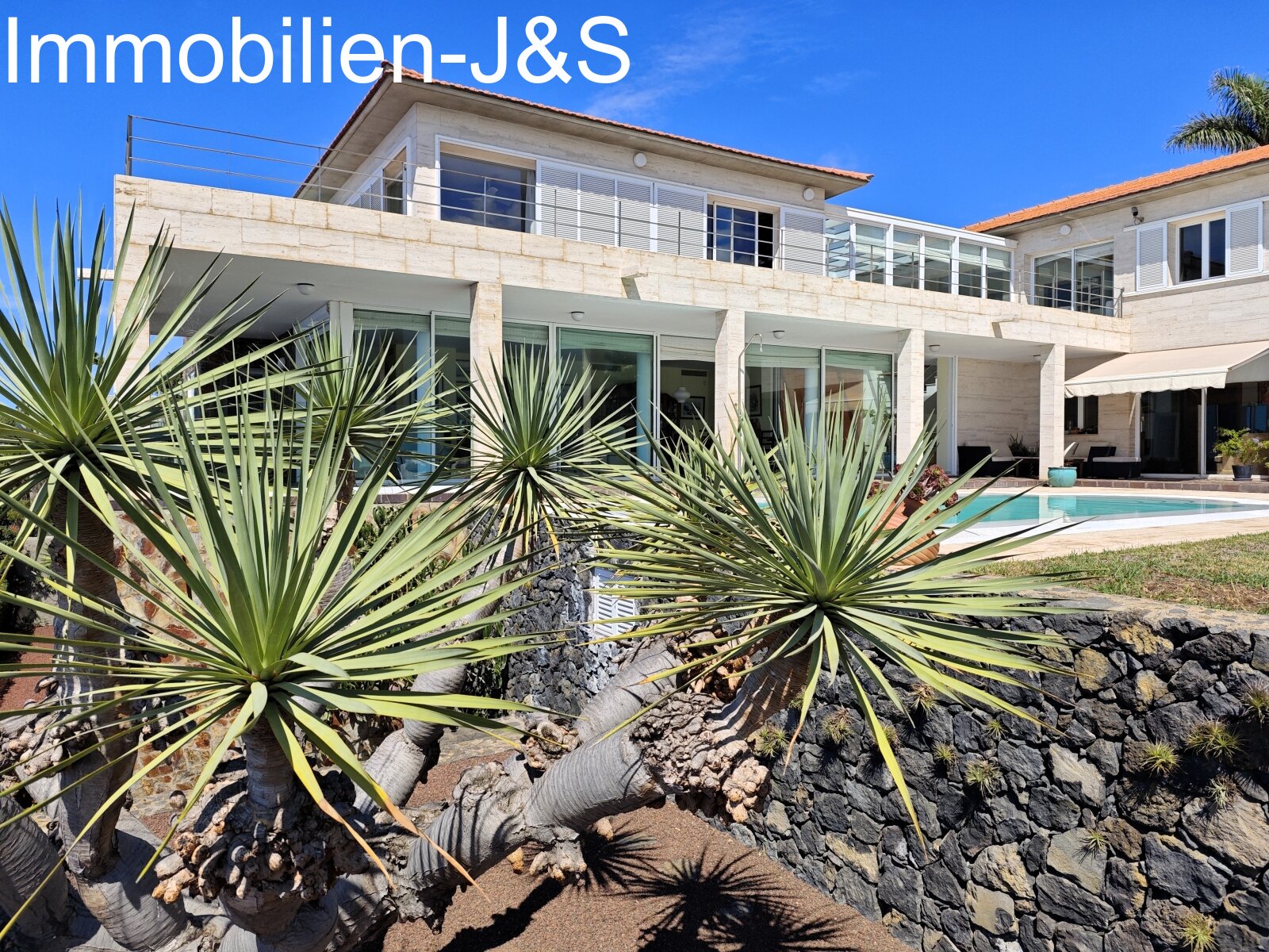 Espectacular villa en una ubicación privilegiada en el soleado «Jardín del Sol».