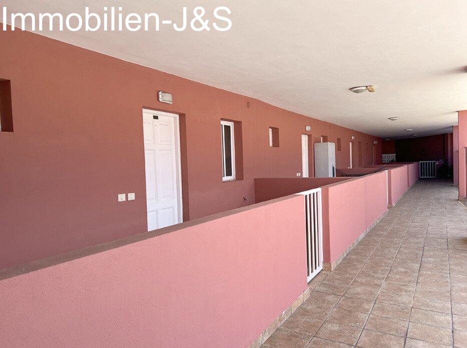 Precioso piso con gran terraza y piscina comunitaria y plaza de garaje subterráneo