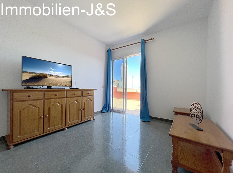 Precioso piso con gran terraza y piscina comunitaria y plaza de garaje subterráneo