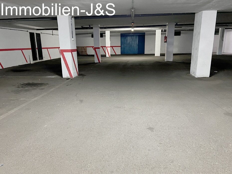 Precioso piso con gran terraza y piscina comunitaria y plaza de garaje subterráneo