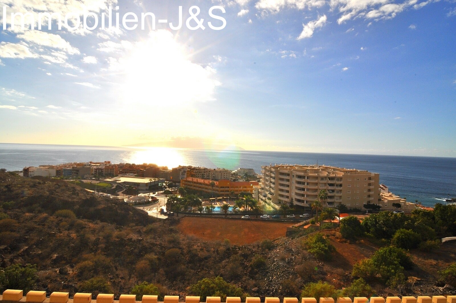 Precioso piso con gran terraza en Edficio Eva en Los Gigantes