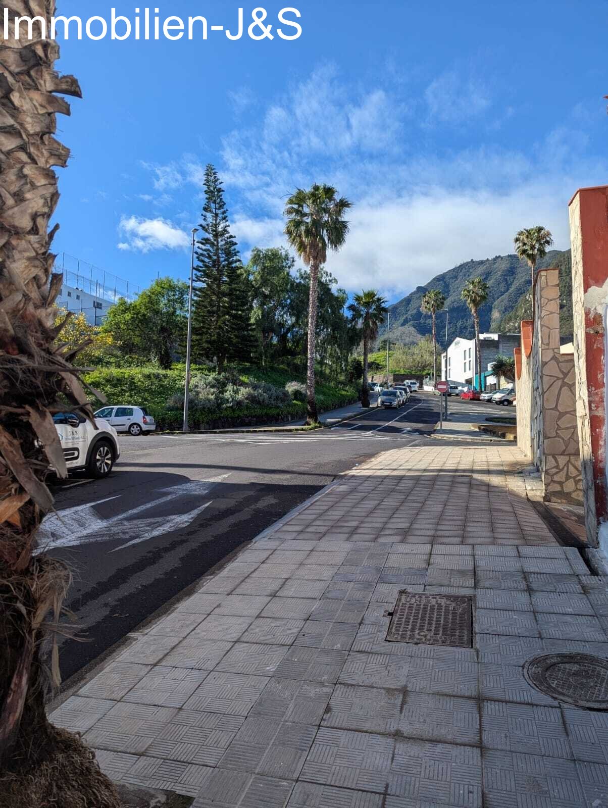 Moderno y elegante adosado con impresionantes vistas al Atlántico en Los Realejos