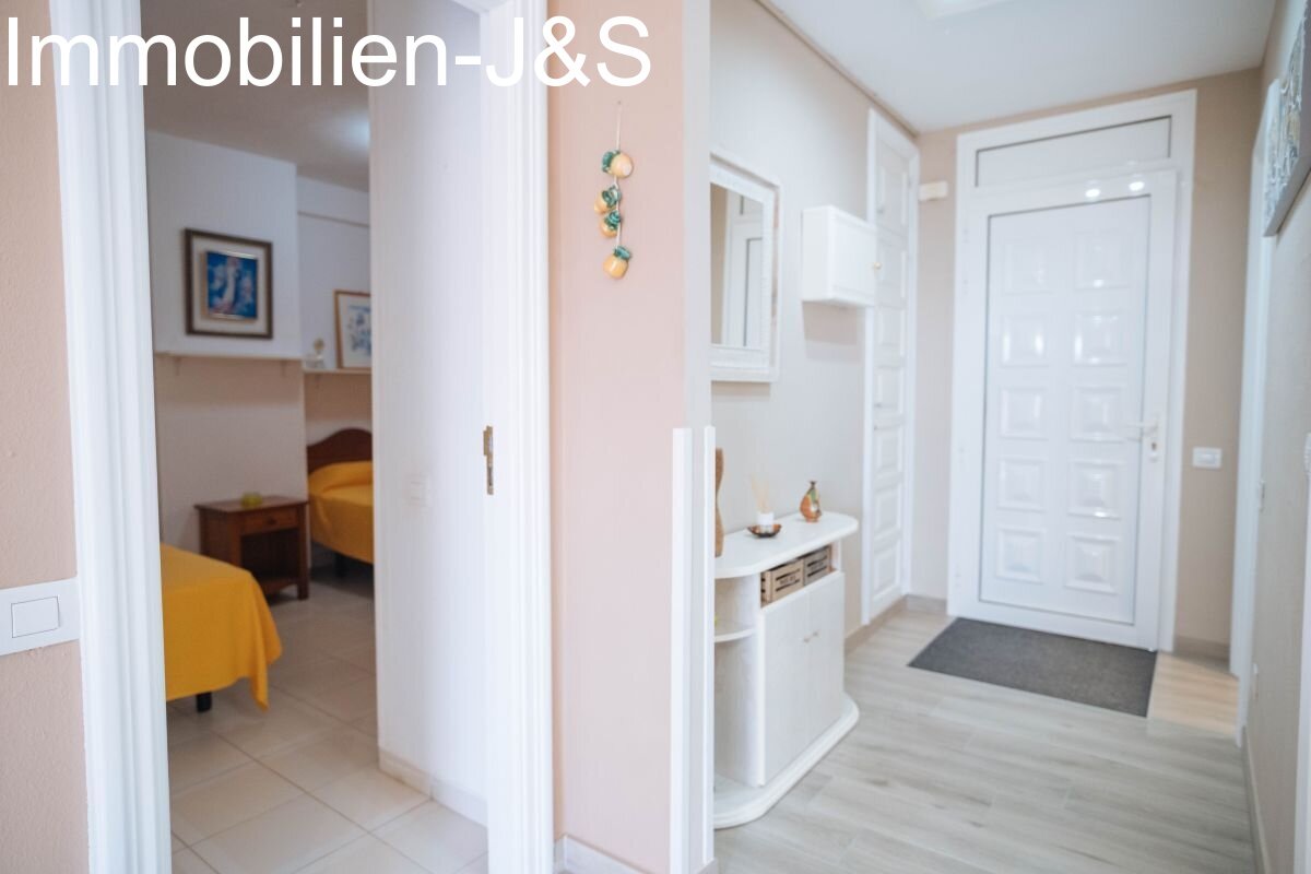 Precioso apartamento de 2 dormitorios en la urbanización Compostela Beach en Las Américas.
